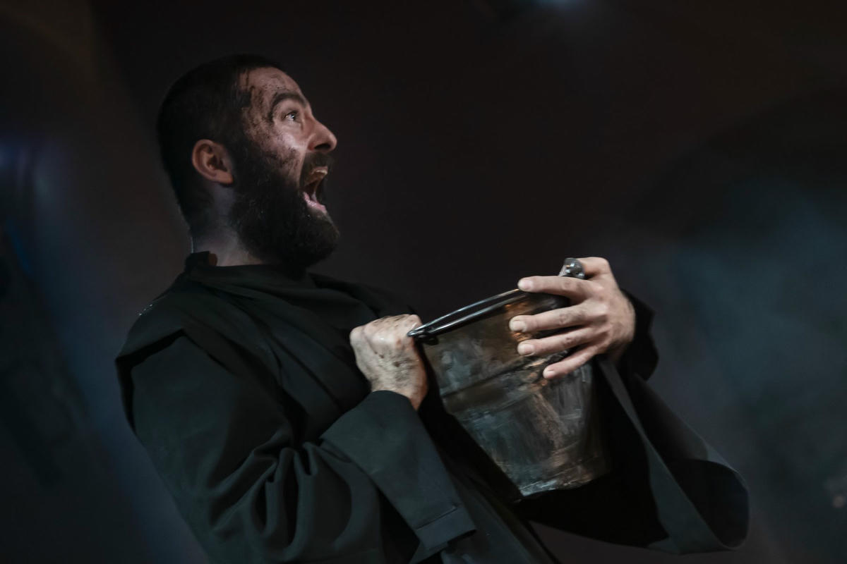 «Եթէ ասիկա գերեզման չէ, հապա ի՞նչ է»